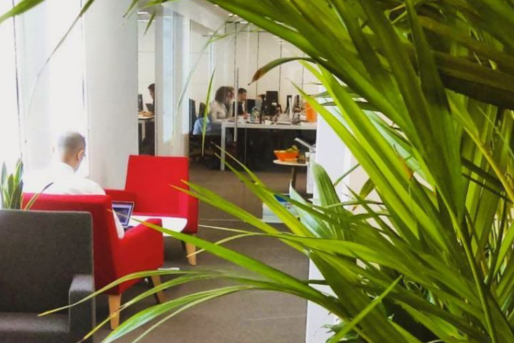10 Ways Renting a Serviced Office Can Save You Money