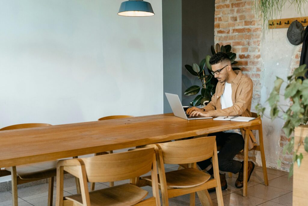 What Is a Coworking Day Pass — and When Should You Use One?