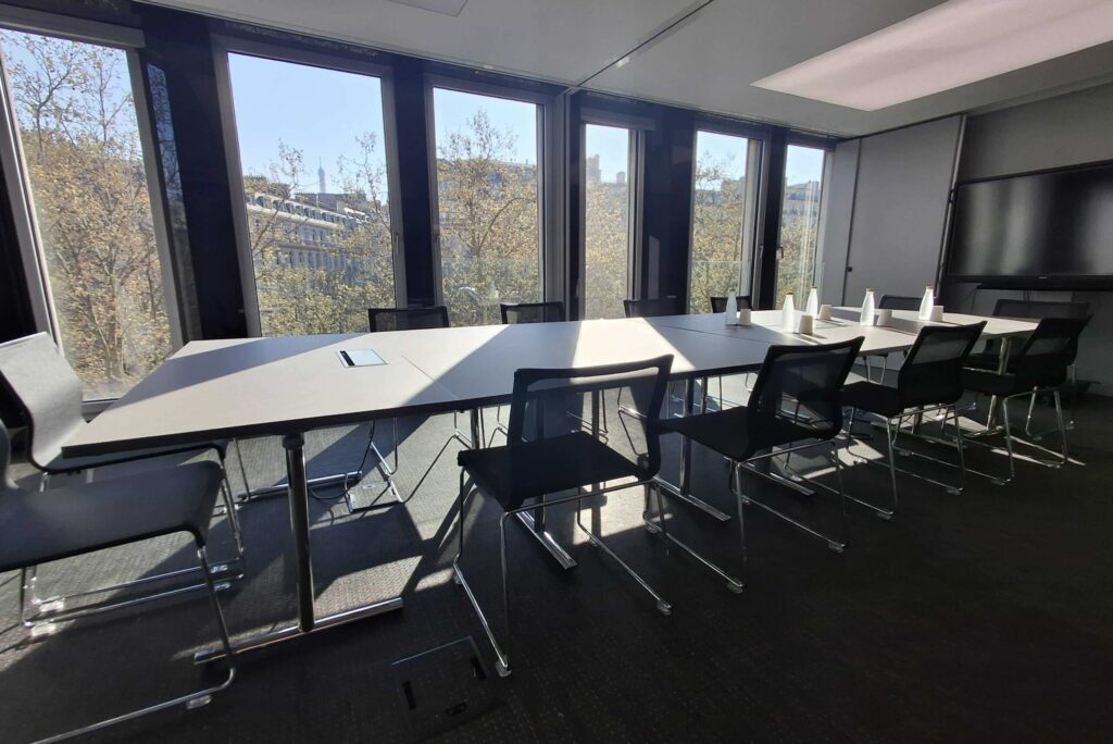 Flexible Workspace in Paris 8: Why More Professionals Are Choosing Day Passes and Meeting Rooms